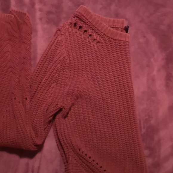 Maroon knitted sweater - Picture 2 of 2